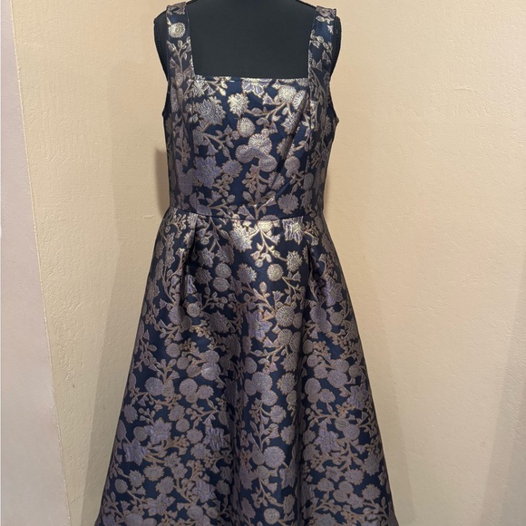 Francesca's Collections Navy and Gold Floral Brocade Midi Dress - Picture 2 of 6